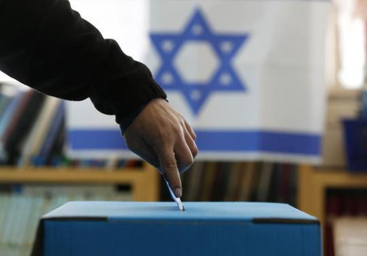Warga Israel ke TPS pilih anggota parlemen