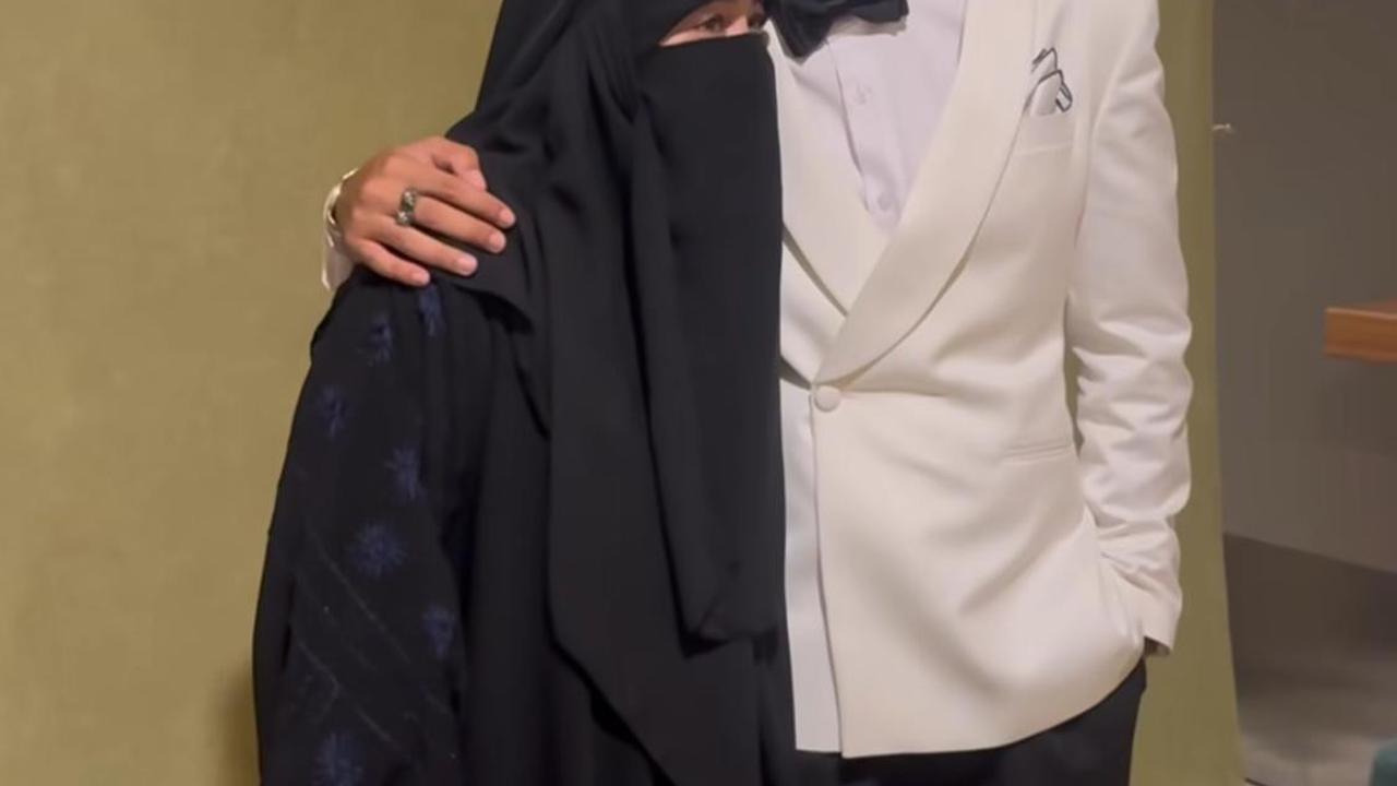Hadiri Premiere 'A BUSINESS PROPOSAL', Umi Pipik Sampaikan Pesan Menyentuh untuk Abidzar