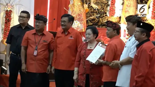 Megawati Soekarnoputri menyerahkan rekomendasi kepada pasangan Cagub-Cawagub Provinsi Bali yang akan diusung PDIP.