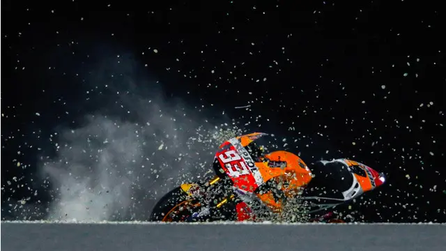 Maverick Vinales pebalap tim Suzuki Ecstar berhasil menjadi yang tercepat di tes pramusim MotoGP 2016 yang digelar di sirkuit Losail, Qatar pada Kamis (3/3/2016) Jorge Lorenzo berada di urutan ke-3, sementara Valentino Rossi dan Marc Marquez berada d...