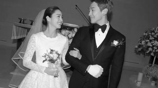 Rain dan Kim Tae Hee. (Foto: Rain Company via Soompi)