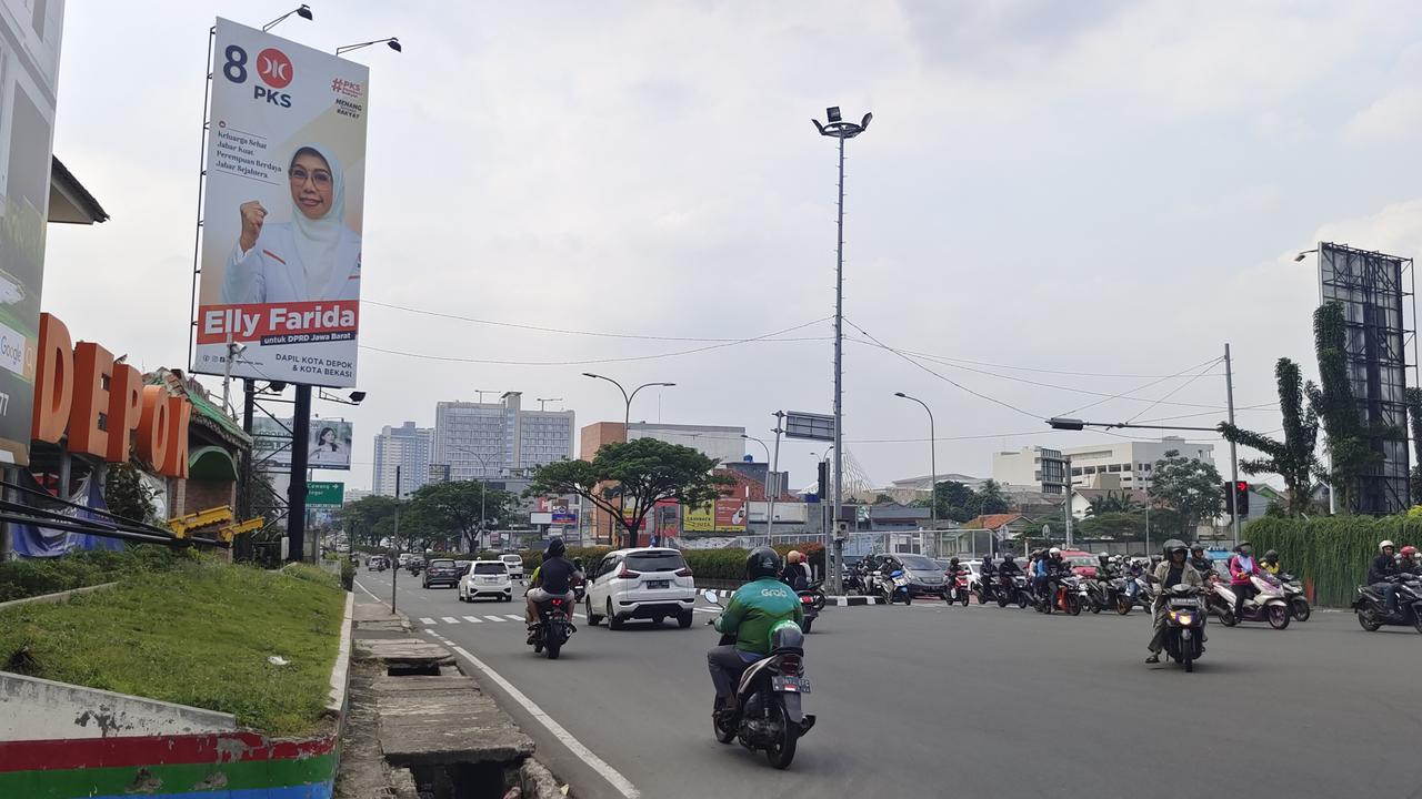 Warga Keluhkan Lampu Pelican Crossing Depan SDN Pondok China Tiga Tahun Mati
