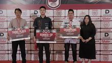 Tirta Suparjo (kedua kanan) menjadi juara kategori steel tip Darts National Competition 2025 Series 05 di FX Sudirman, Senayan, Jakarta pada Minggu (19/10/2025).&nbsp;Predikat runner-up diraih oleh Michael Vesper, sementara juara 3 diisi Rudi Rustandy. (Dok. Darts National Competition)