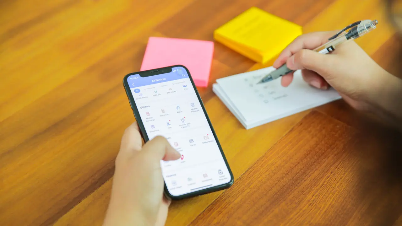 Ilustrasi penggunaan dompet digital DANA (DANA)
