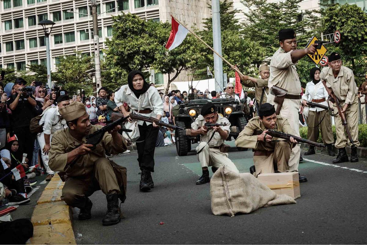 FOTO:  Aksi Heroik Serangan Umum Surakarta 1949 Warnai Car Free Day  Bundaran HI