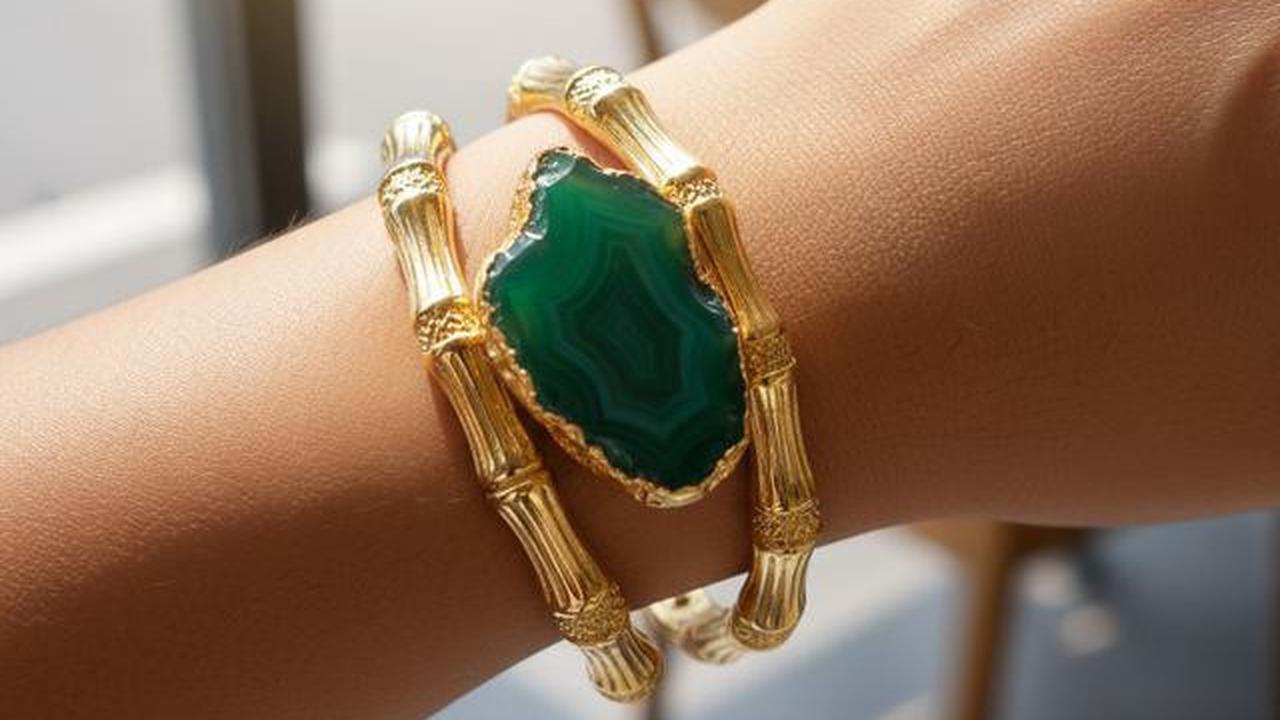 10 Model Gelang Emas Bambu Kombinasi Batu Alam, Perpaduan Etnik Modern Elegan