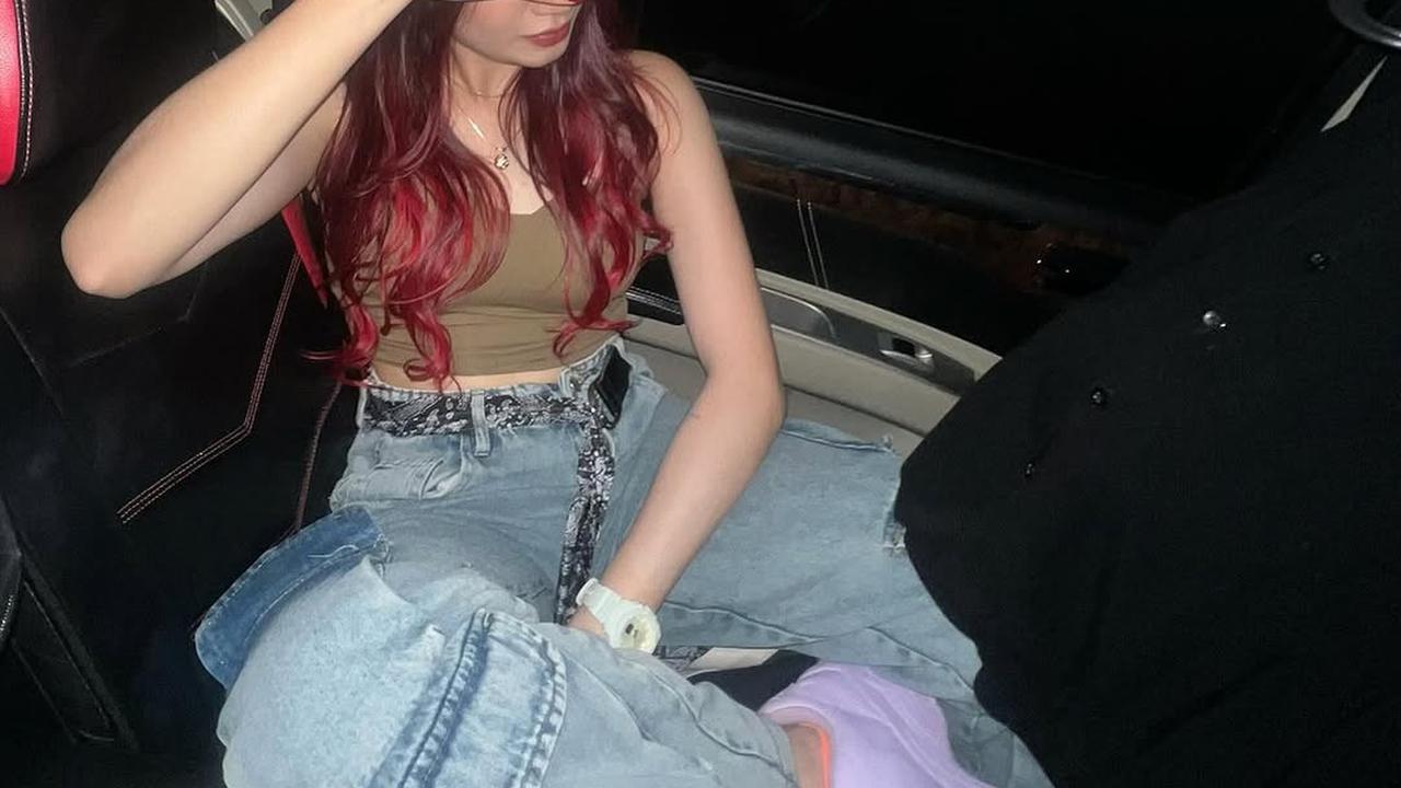 Dara The Virgin Unggah Foto Terbaru dengan Rambut Merah Menyala, Penampilannya Makin Memukau dan Berani
