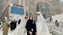 “MasyaAllah bidadari surga,” komentar netizen. “Cantik pakai hijab,” puji lainnya. (Instagram/fuji_an).