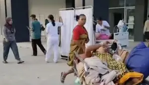 Gempa Flores NTT: RSUD Komodo Labuan Bajo Rusak, Pasien Dirawat di Halaman