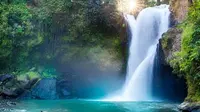 Air Terjun Bangen Tawai memiliki keindahan yang sangat alamiah. Bentuknya melebar dan sepintas mirip air terjun Niagara, tapi dalam skala kecil.