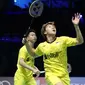 Kevin Sanjaya Sukamuljo/Marcus Fernaldi Gideon menundukkan Mads Conrad-Petersen/Mads Pieler Kolding pada laga BWF Super Series Finals 2017, dengan skor 21-6, 21-16, Rabu (13/12/2017). (PBSI)