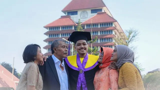 Terjun ke Politik, Ini 6 Potret Terbaru Manik Marganamahendra Eks Ketua BEM UI