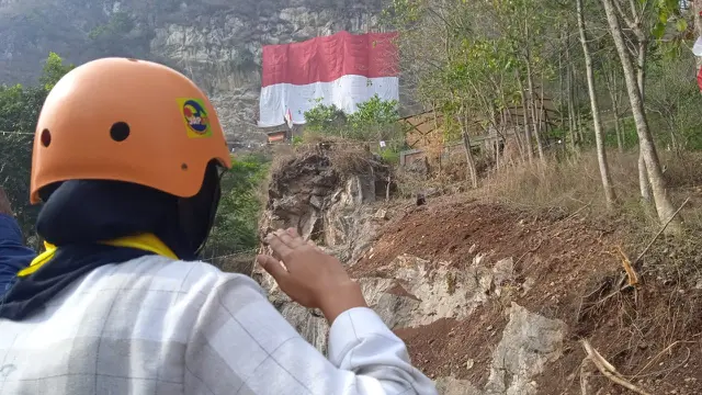 kemerdekaan, tebing Mandala 125 Pabeasan