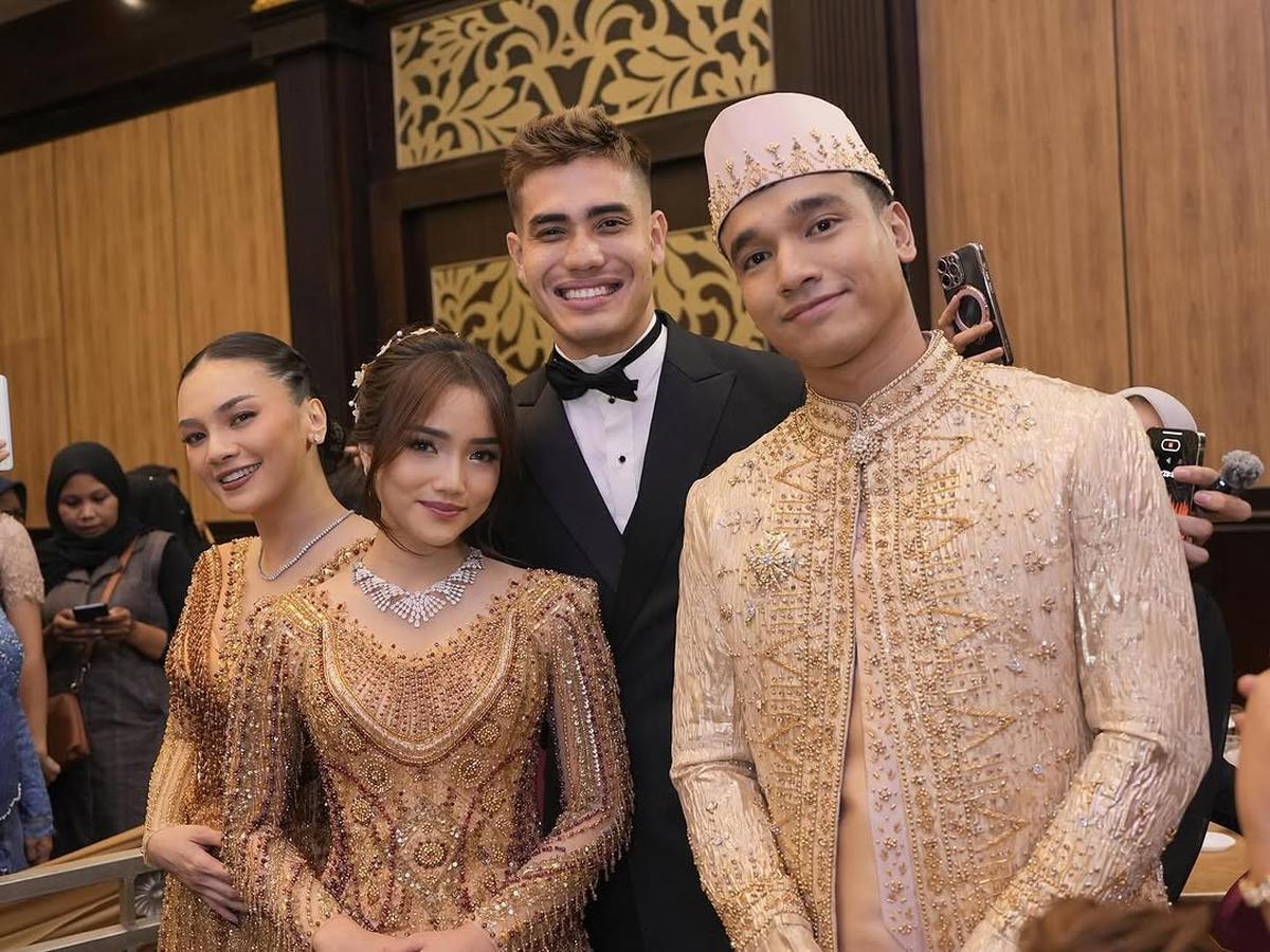 Potret Fuji di Resepsi Pernikahan Frans Faisal dan Indah, Tampil Menawan dengan Kebaya Modern Bernuansa Gold