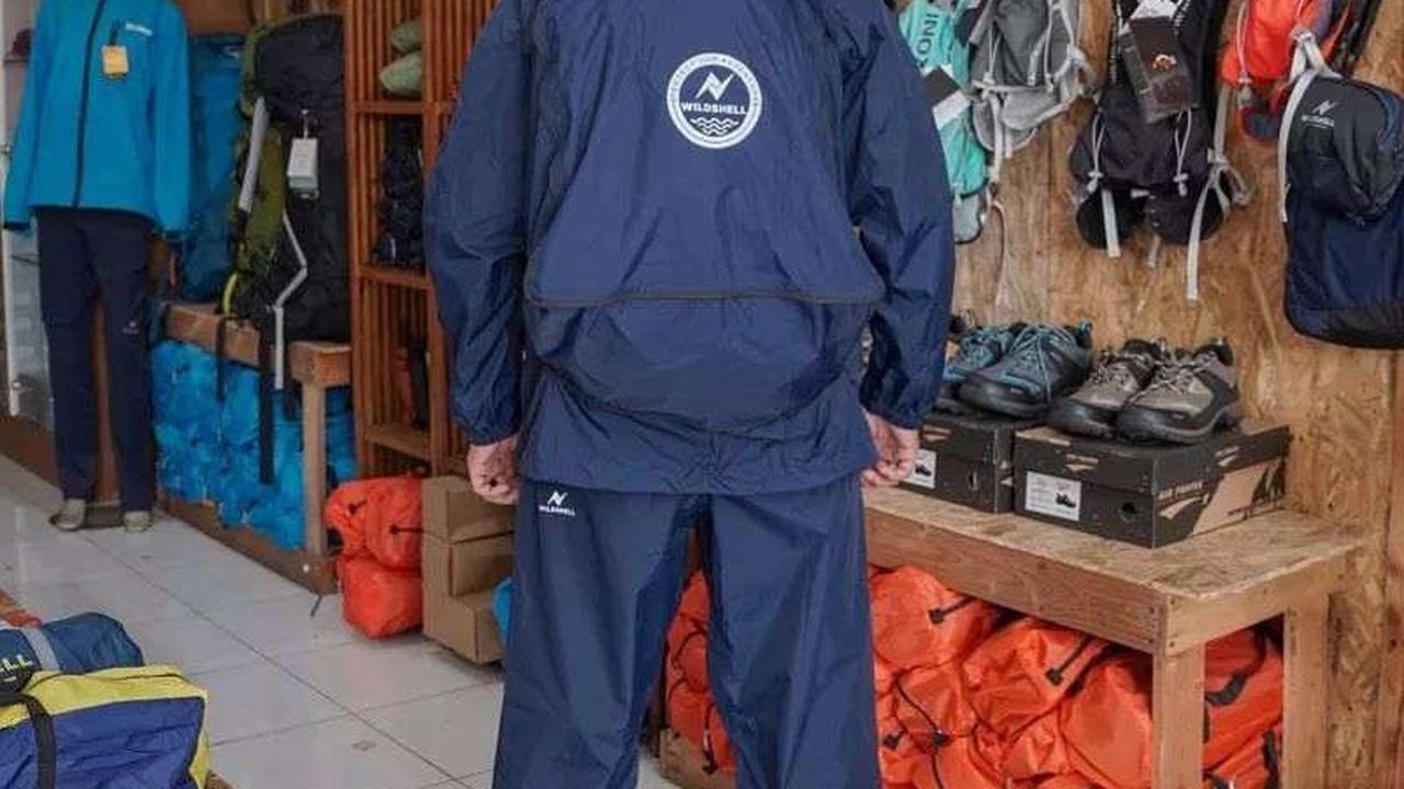 Jas Hujan Backpack Terbaik di 2024, Cek Fitur dan Harga Sesuai Kebutuhanmu