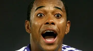 Real Madrid&#039;s Robinho reacts during a Spanish league football match against Almeria at the Mediterraneo Stadium in Almeria on February 2, 2008. AFP PHOTO/JOS&Eacute; LUIS ROCA 