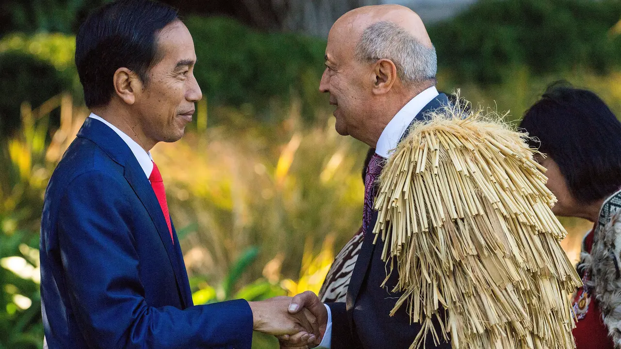 Ketika Jokowi Disambut Salam Tradisi Maori di Selandia Baru