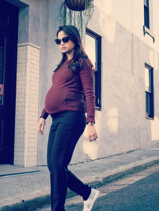 "(Artinya) Penghubung yang kuat. Kalau di Yunani ada dewa Brigida yang artinya kuat. Kalau Kalina nama bunga yang tumbuh di Sydney. Kharisma nama papahnya," jelas Rita Emza. (Instagram/septriasaacha)