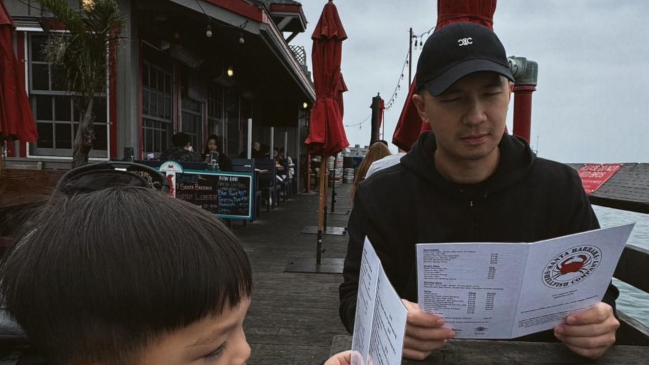 7 Potret Issa Anak Nikita Willy Jalan-Jalan di Amerika, Bikin Gemas Minta Difoto Bareng Sang Ayah