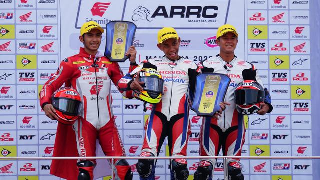 Andi Gilang (paling kiri)