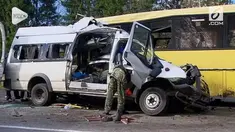 Sebanyak 13 orang tewas di Rusia setelah dua bus bertabrakan pada jalan tol dekat Moskow.