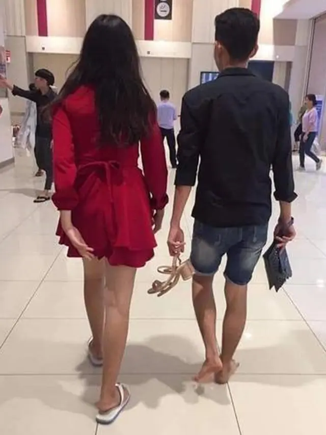 6 Potret Orang Pacaran Sok Romantis Ini Malah Bikin Senyum Geli