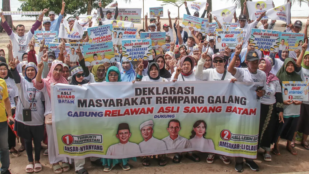 Ratusan masyarakat di Rempang dan Galang Kota Batam deklarasi dukungan untuk  Ansar Ahmad-Nyanyang Haris Pratamura (SAYANG) dan Amsakar Achmad-Li Claudia Chandra (ASLI) di Pilkada 2024.