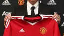 Jose Mourinho mengatakan menjadi manager Manchester United adalah sebuah kehormatan, London, Jumat (27/5/2016). Kontrak Mourinho dikabarkan bernilai 10 juta pounds dan gaji 15 juta pounds per tahunnya. (Twitter/ ManUtd)