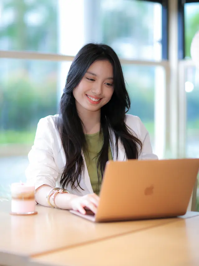 wanita februari tentang hidup mandiri