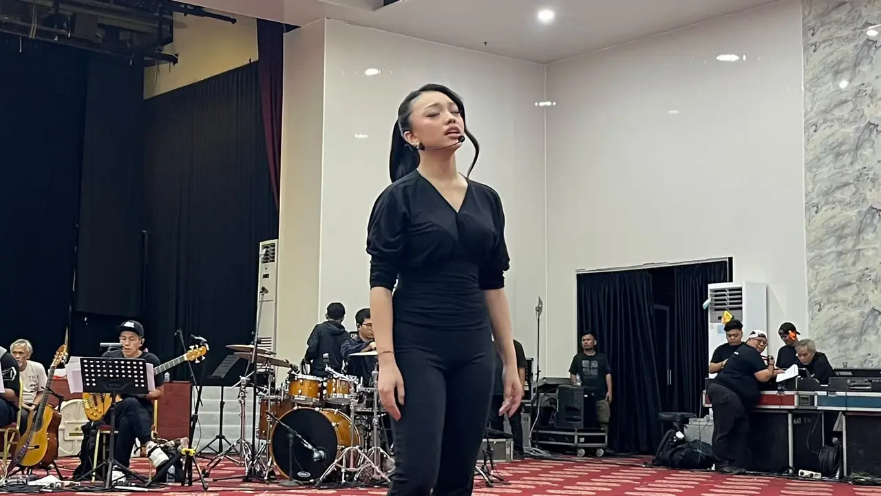 Naura Ayu dalam syukuran Showcase "Cerita Penuh Cahaya" yang diselenggarakan di kawasan Jakarta Selatan, pada (12/8/2026). (Liputan6.com/Afradhiya N.R)
