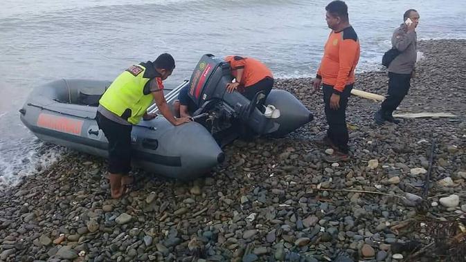 Tim SAR cari wanita yang hilang misterius di Perairan Majene (Fauzan/Liputan6.com)