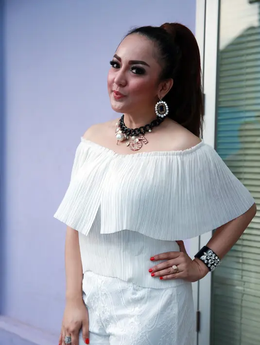 Hal yang wajar bila nama Regina kerap dihubungkan dengan Farhat, pasalnya ia sempat mengisi kehidupan Farhat Abbas walau hanya sebagai istri siri. (Deki Prayoga/Bintang.com)