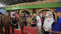 Gubernur Andra Soni Kunjungi Korban Banjir di Tangerang
