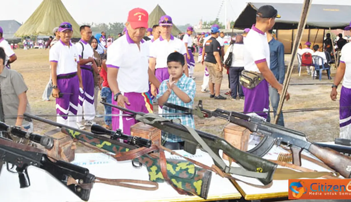 Citizen6, Surabaya: Hari anak tahun 2011 diikuti sekitar 3000 anak Marinir Wilayah Timur dengan tema "Saya Anak Marinir, Sehat, Kreatif dan Berakhlak Mulia". (Pengirim: Diyat Akmal)