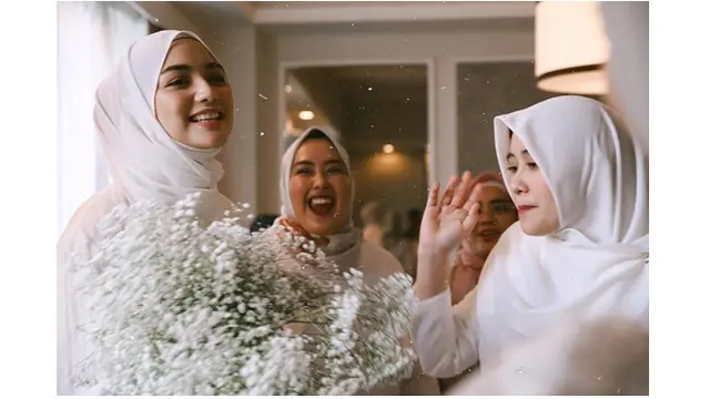 Citra Kirana mendapat kejutan bridal shower kedua dari sahabat sesama rekan selebriti