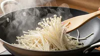 7 Trik Masak Jamur Enoki Agar Tidak Menghitam dan Layu, Tetap Renyah dan Segar