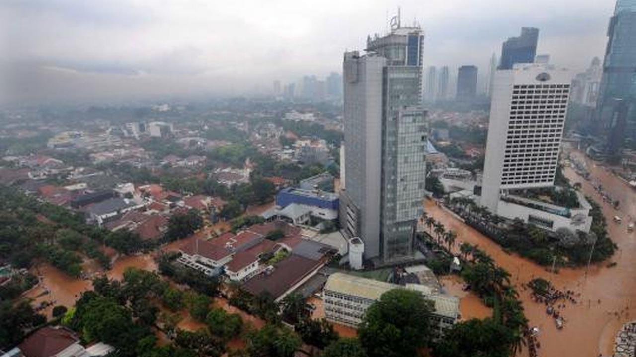 Jantung Kota Jakarta yang berubah menjadi 'sungai