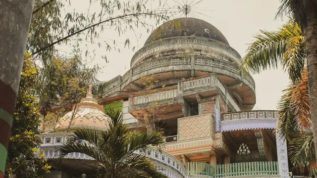 Masjid Tiban (Seribu Pintu)