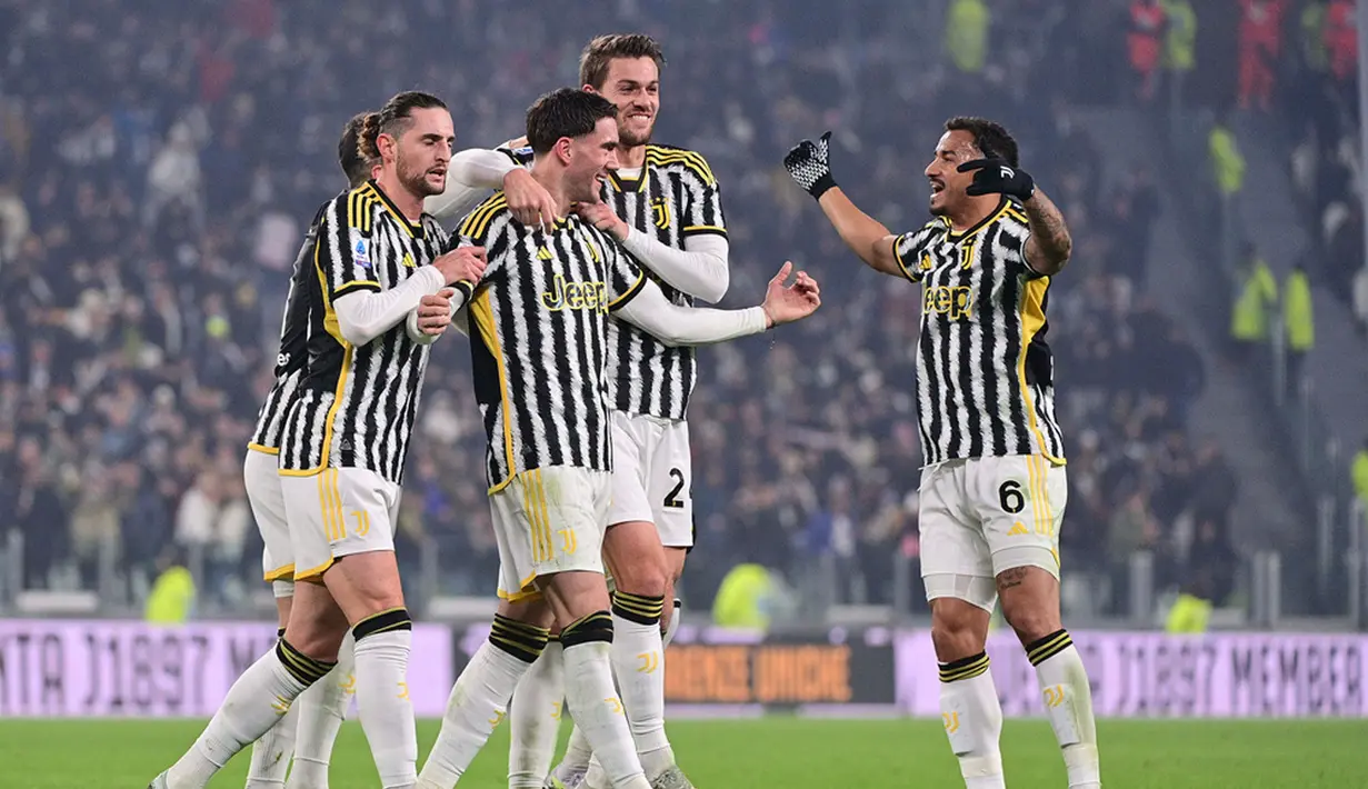 Juventus menang telak 3-0 atas tamunya Sassuolo pada laga pekan ke-20 Liga Italia 2023/2024. Dua gol berkelas dari Dusan Vlahovic dan satu lagi sumbangan Federico Chiesa sudah cukup memastikan kemenangan Juventus. (Marco Alpozzi/LaPresse via AP)