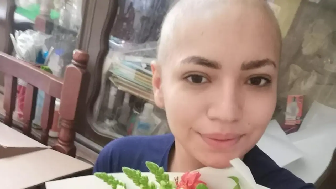Model Meksiko Jual Gaun Pengantin Untuk Membayar Pengobatan Kanker Payudara