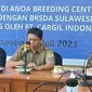 Kepala BKSDA Sulut Askhari Dg Masikki saat menjelaskan terkait upaya pelestarian satwa langka di Anoa Breeding Center (ABC) Manado, Senin (17/7/2023). (Foto: Yoseph Ikanubun/Liputan6.com)