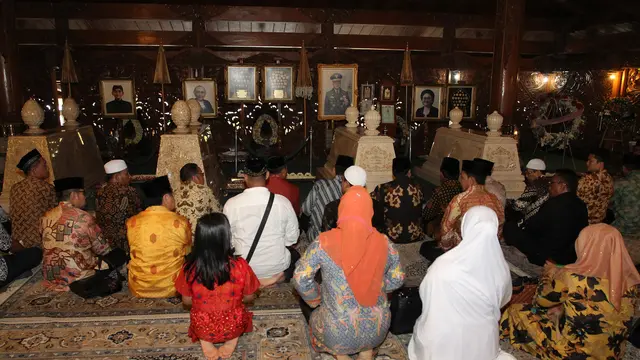 Calon kepala daerah ziarah ke makam Soeharto
