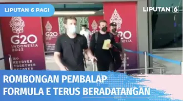 Antusiasme warga untuk menyaksikan balap Formula E tercermin dari banyaknya warga yang menukarkan tiket elektronik menjadi tiket fisik di pusat-pusat penukaran tiket di Jakarta. Sementara, rombongan pembalap Formula E masih berdatangan jelang perhela...