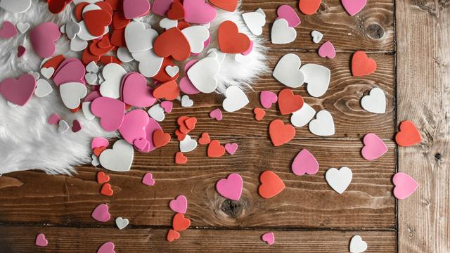 [Bintang] Tarot Hari Ini: Rayakan Valentine dengan Love Tarot