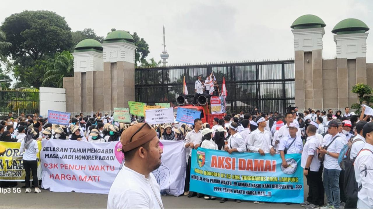 Guru Demo di Monas Jakpus, 1.597 Polisi Dikerahkan