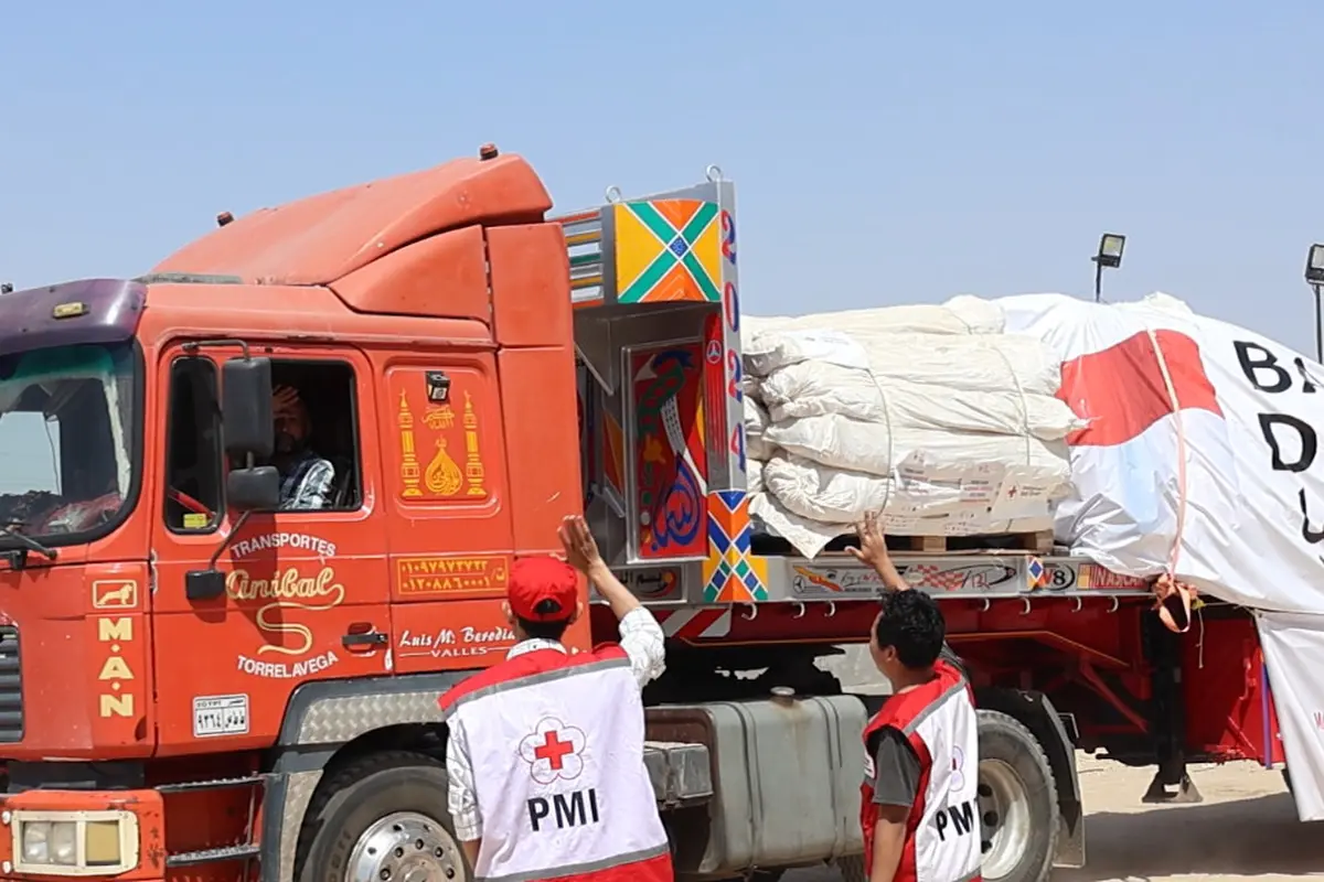 Pengungsi Gaza Terpaksa Tidur di Bawah Puing Bangunan, PMI Salurkan 500 Tenda