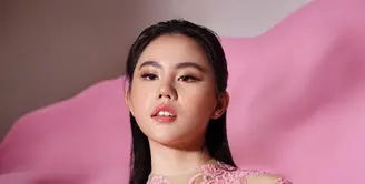 Zoe Levana mewakili Indonesia di ajang Supermodel International bersama 32 negara lainnya di Chiangmai Thailand. Rangkaian acaranya telah berlangsung sejak Mei 2022 dan grand final pada 15 September 2022. (Foto: Instagram @zoe_levana)
