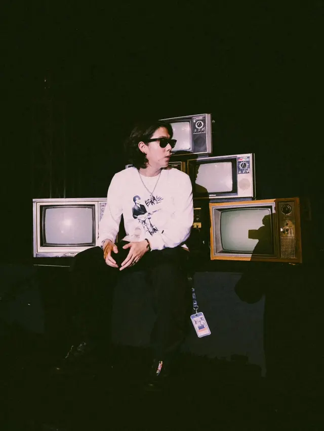 Gaya Outfit Iqbaal Ramadhan yang Selalu Terlihat Ganteng. (instagram/iqbaal.e)