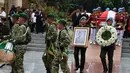 Pihak keluarga menyebut tidak ada penyakit tertentu yang dialami Try Sutrisno. Tampak dalam foto, prosesi pemakaman jenazah Wakil Presiden Republik Indonesia ke-6, Try Sutrisno, di Taman Makam Pahlawan Nasional, Kalibata , Jakarta, Senin (2/3/2026). (merdeka.com/Arie Basuki)