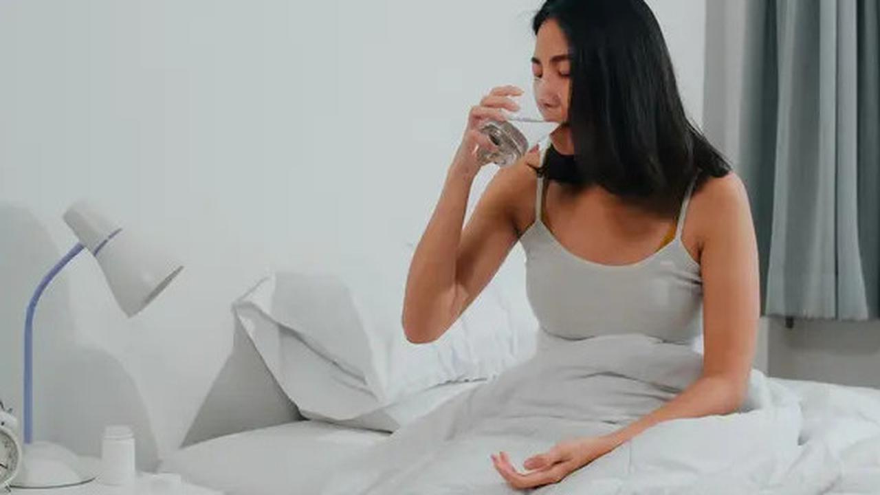 Benarkah Tidak Boleh Minum Air Putih Sebelum Tidur? Begini Penjelasan Ahli dan Riset